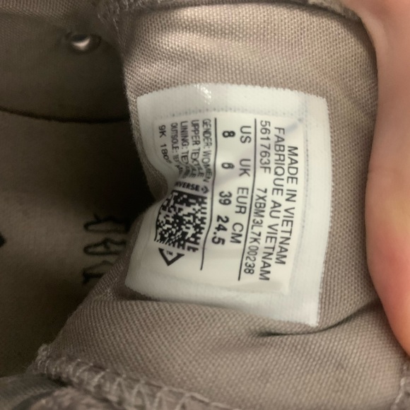 Size 8 converse - Picture 4 of 5
